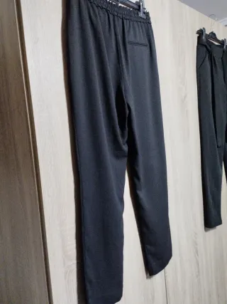 Pantalón fluido Zara negro