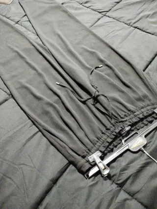 Pantalón fluido Zara negro