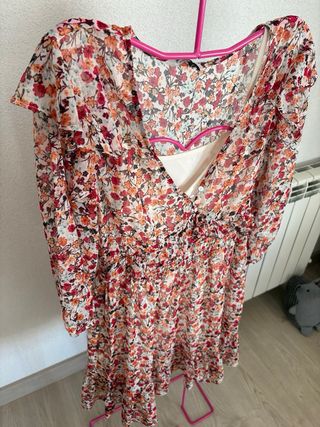Vestido floral Stradivarius Talla M