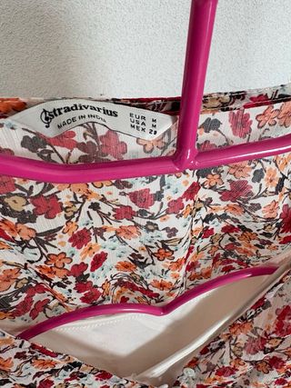 Vestido floral Stradivarius Talla M