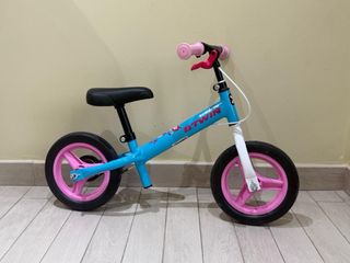 Bicicleta sin pedales B'Twin azul y rosa