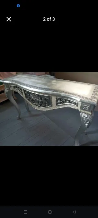 Mueble de entrada plateado