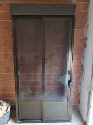 Cierre balcón aluminio marrón