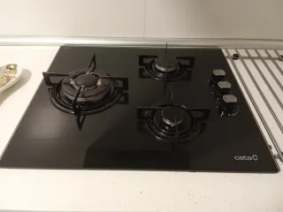 Cocina de gas negra