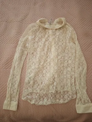 Camisa de encaje blanca