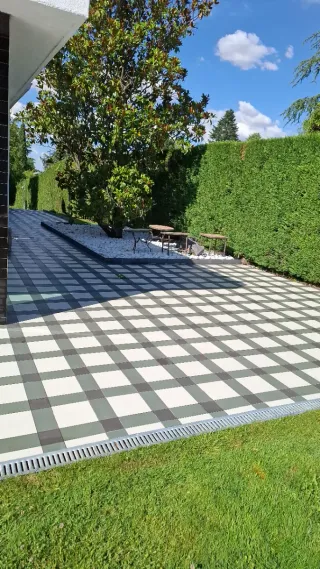 Ofrezco mi servicio  como fontanero, alicatador