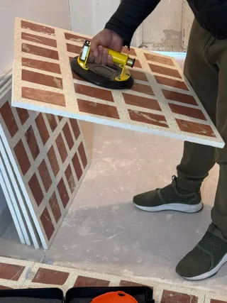 Ofrezco mi servicio  como fontanero, alicatador