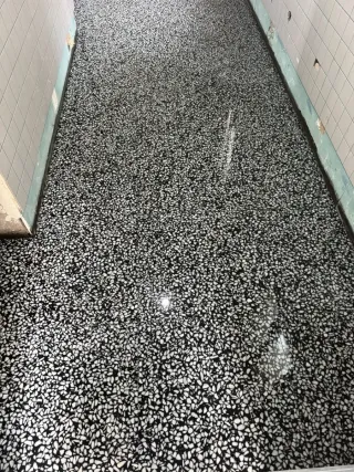 Ofrezco mi servicio  como fontanero, alicatador