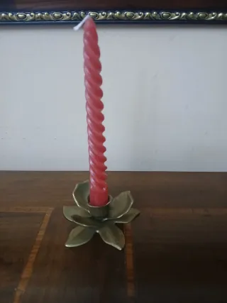 Portacandele antico in ottone a forma di fiore