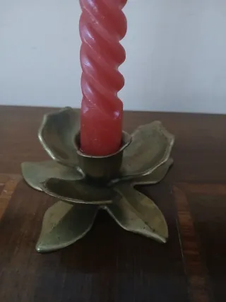 Portacandele antico in ottone a forma di fiore