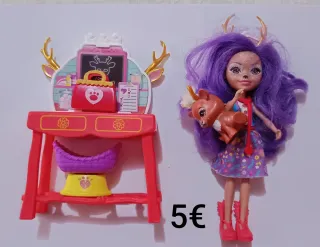 Juguetes: Muñecas y Elefante