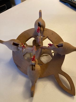 Juego madera gallinas picoteando antiguo