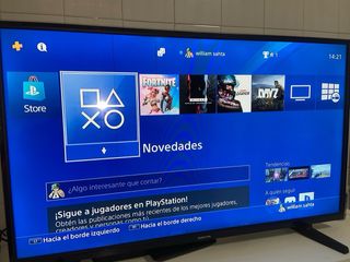 PS4 (PlayStation 4) Negra con Mando