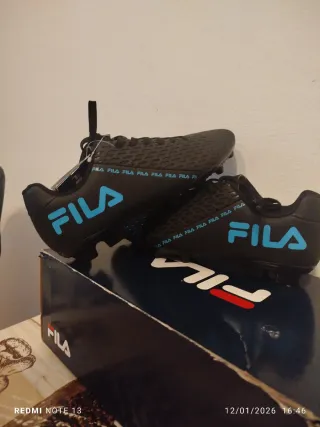 Scarpe da calcio Fila nere e blu