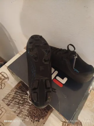 Scarpe da calcio Fila nere e blu