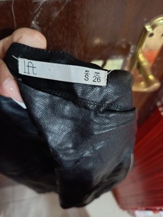 Mini Falda Negra Polipiel Con Cremallera