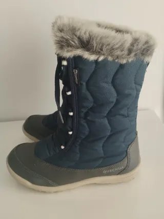 Botas de nieve azules y grises