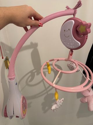 Móvil cuna musical rosa marca Chicco