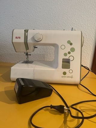 Máquina de coser Alfa