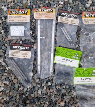 Ricambi Integy e Axial per RC Car