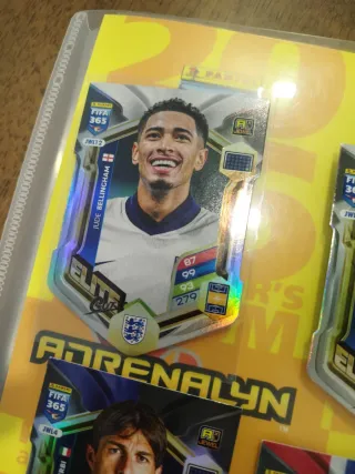 Pack cromos FIFA 365 Adrenalyn escudos ELITE