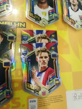 Pack cromos FIFA 365 Adrenalyn escudos ELITE