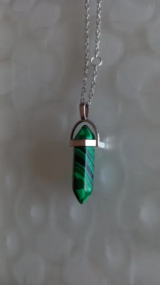 Collana bigiotteria pendente pietra verde nuova