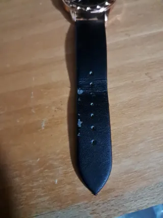 Reloj Fah Teekay Negro y Dorado