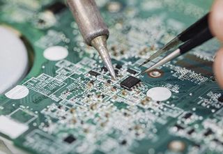 Manitas | Electricidad, fontanería y vehiculo