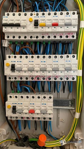 Manitas | Electricidad, fontanería y vehiculo