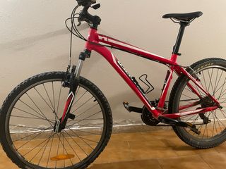 Bicicleta de Montaña Roja