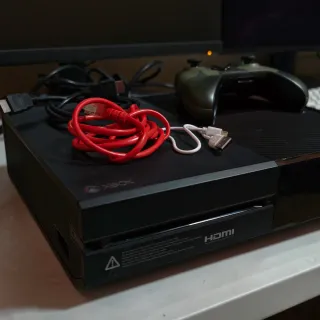 Xbox One Fat 500GB + Mando Camuflaje