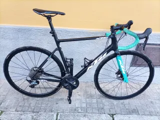 Bicicleta KTM Negra y Turquesa