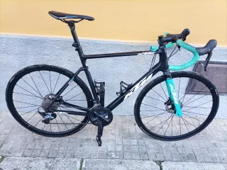 Bicicleta KTM Negra y Turquesa