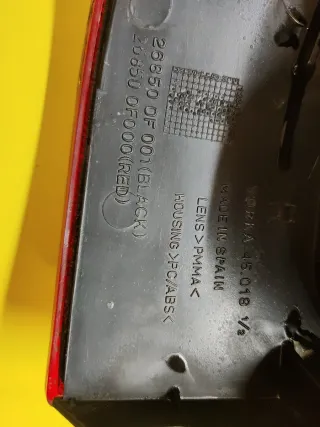 PILOTO TRASERO DERECHO NISSAN TERRANO II