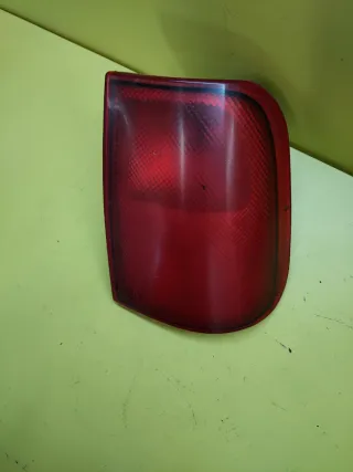 PILOTO TRASERO DERECHO NISSAN TERRANO II