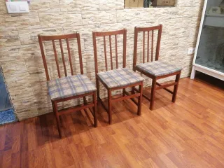 Juego de 3 sillas de madera