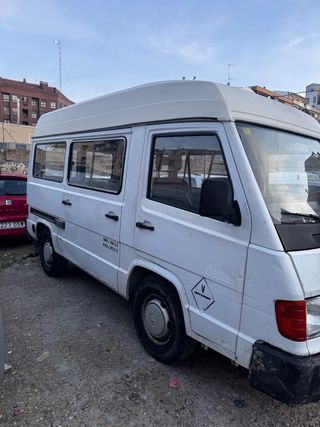 Mercedes MB100D Motor 2.4