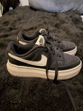 Nike Air Force 1 Plataforma Negra