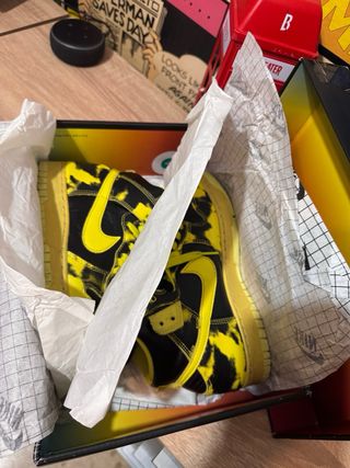 Nike Dunk High Negro y Amarillo