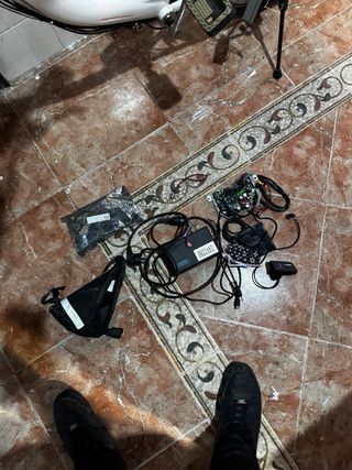 Bicicleta Eléctrica Blanca con Cesta