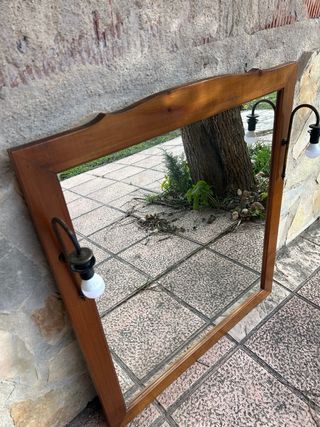 Espejo de madera con 2 apliques