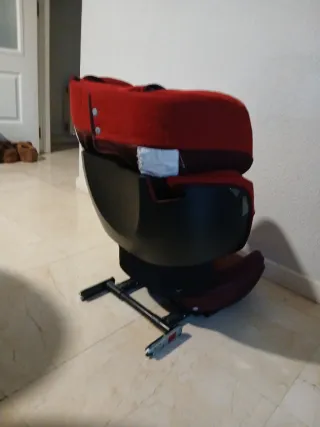 Silla de coche Cybex roja