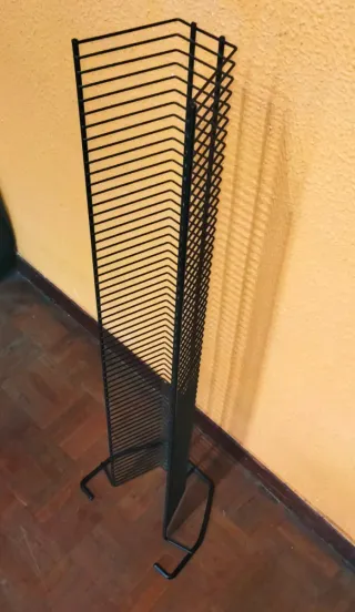 Torre para CDs Metal Negro 60 y 64 discos.