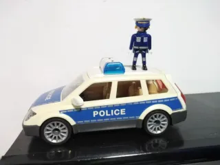 Coche Policía Playmobil y muñeco de policía de Pla
