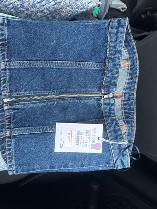 Top Bershka com etiquetas