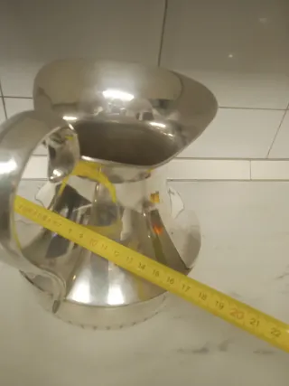 Jarra de alpaca plateada