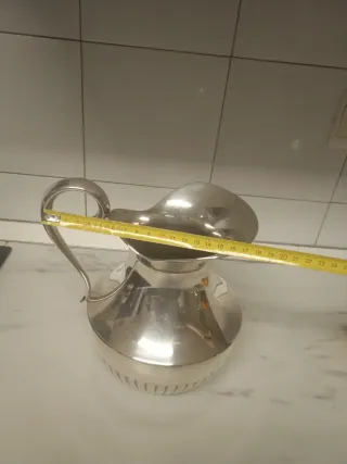 Jarra de alpaca plateada