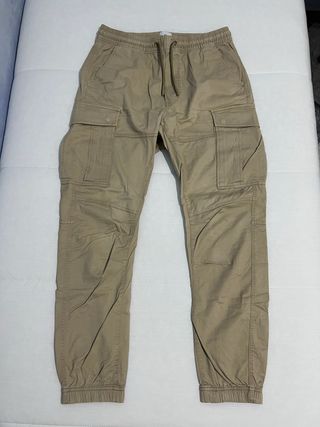 Pantalones cargo beige