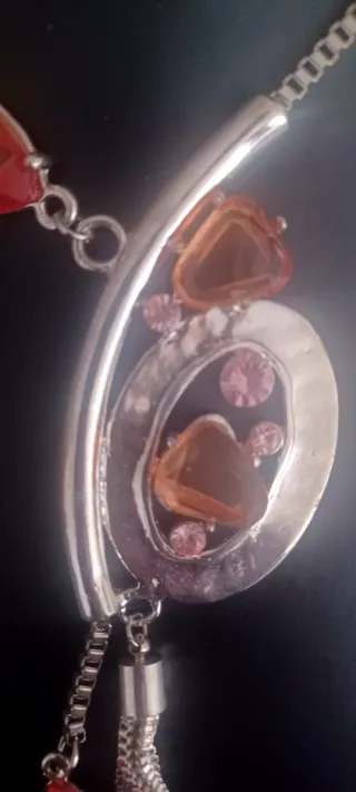 Collar bisutería con piedras.